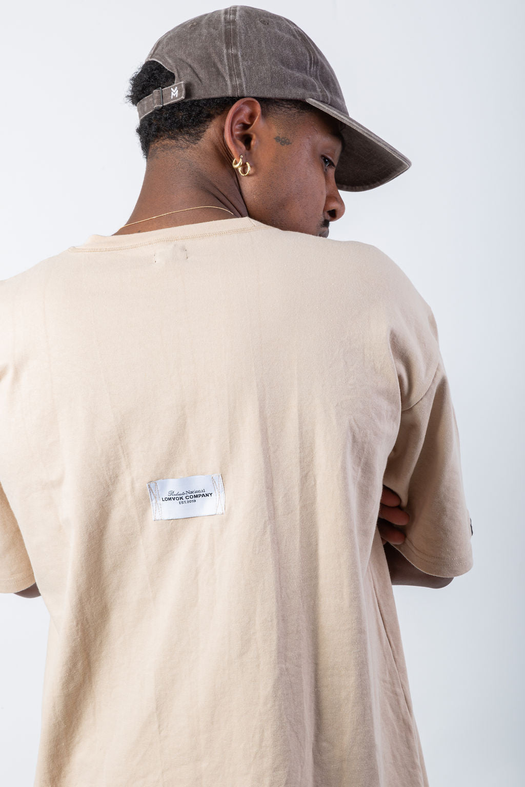 LABEL BEIGE